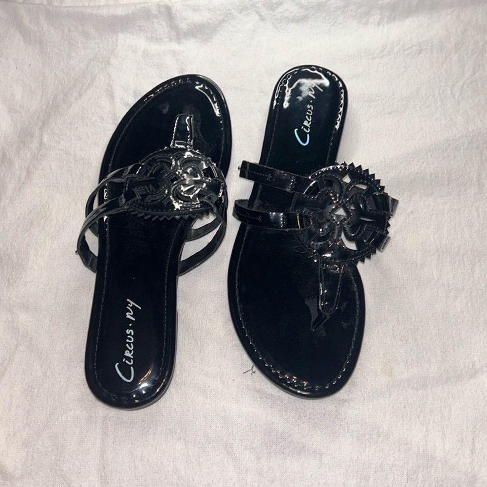 Circus NY black women’s sandal size 8